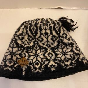 Merkley‎ virgin wool hat Toronto Canada Pom Pom